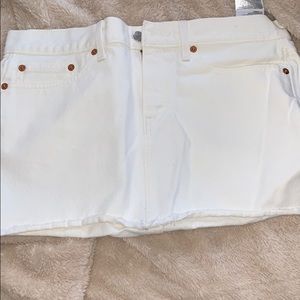 Levi’s White Mini Skirt
